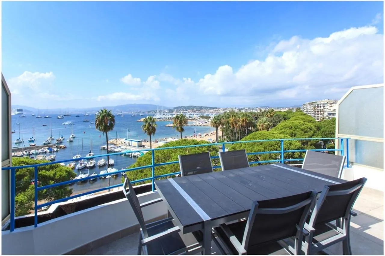 Ref 1229 - Cannes Croisette - Sea View Apartment For Rent 0*,  Fransa